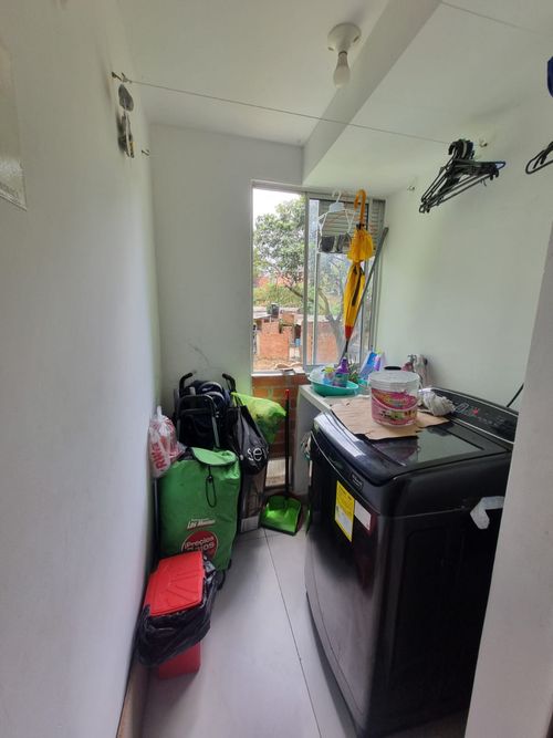 Apartamento de 3 alcobas en venta en Chaparral, Los Patios, 45 m² · foto 3 de 11