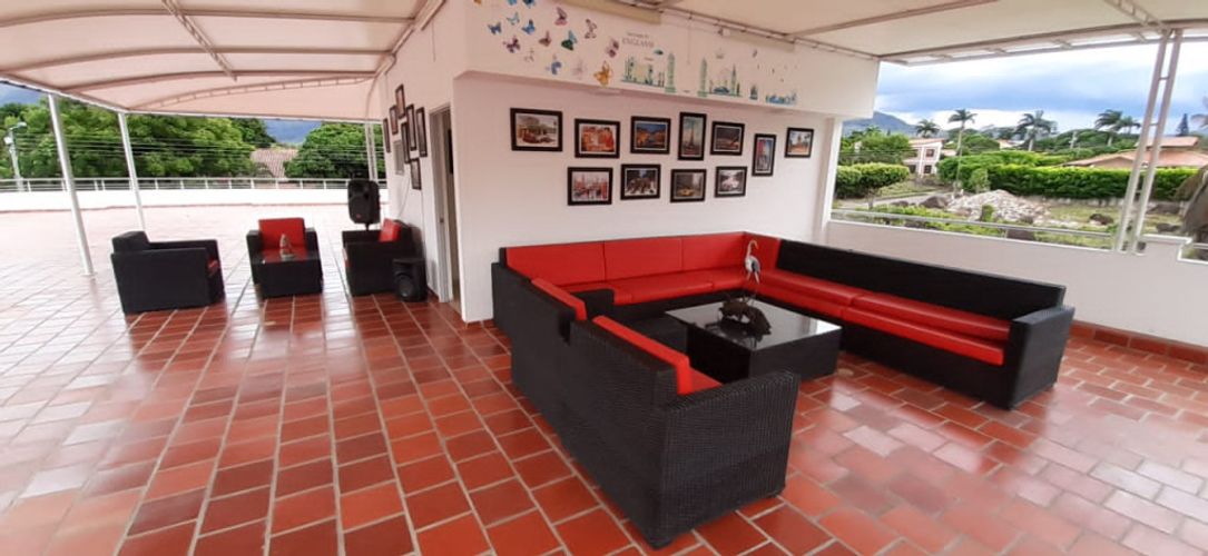 Casa de 5 alcobas en venta en California, Los Patios, 560 m² · foto 9 de 17