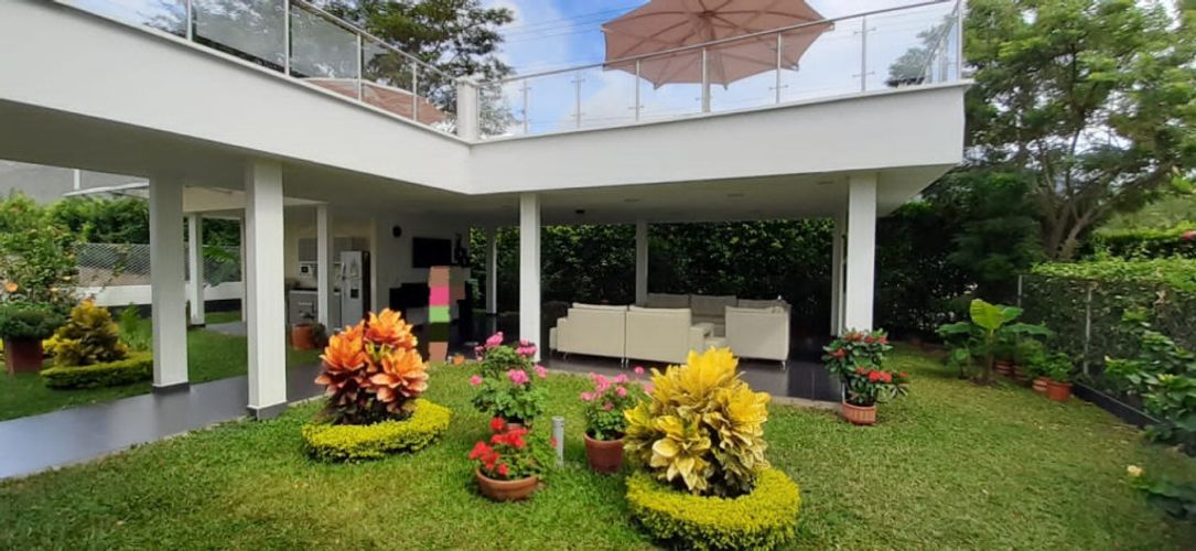 Casa de 5 alcobas en venta en California, Los Patios, 560 m² · foto 11 de 17
