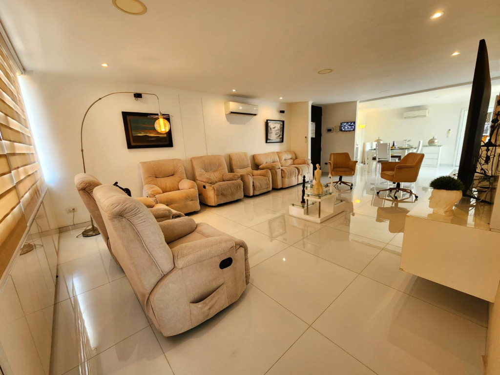 Apartamento en venta en La Riviera, Cúcuta · foto 2 de 24