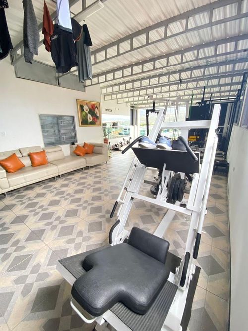 Casa de 6 alcobas en venta en Ub. San Remo, Los Patios, 270 m² · foto 7 de 8