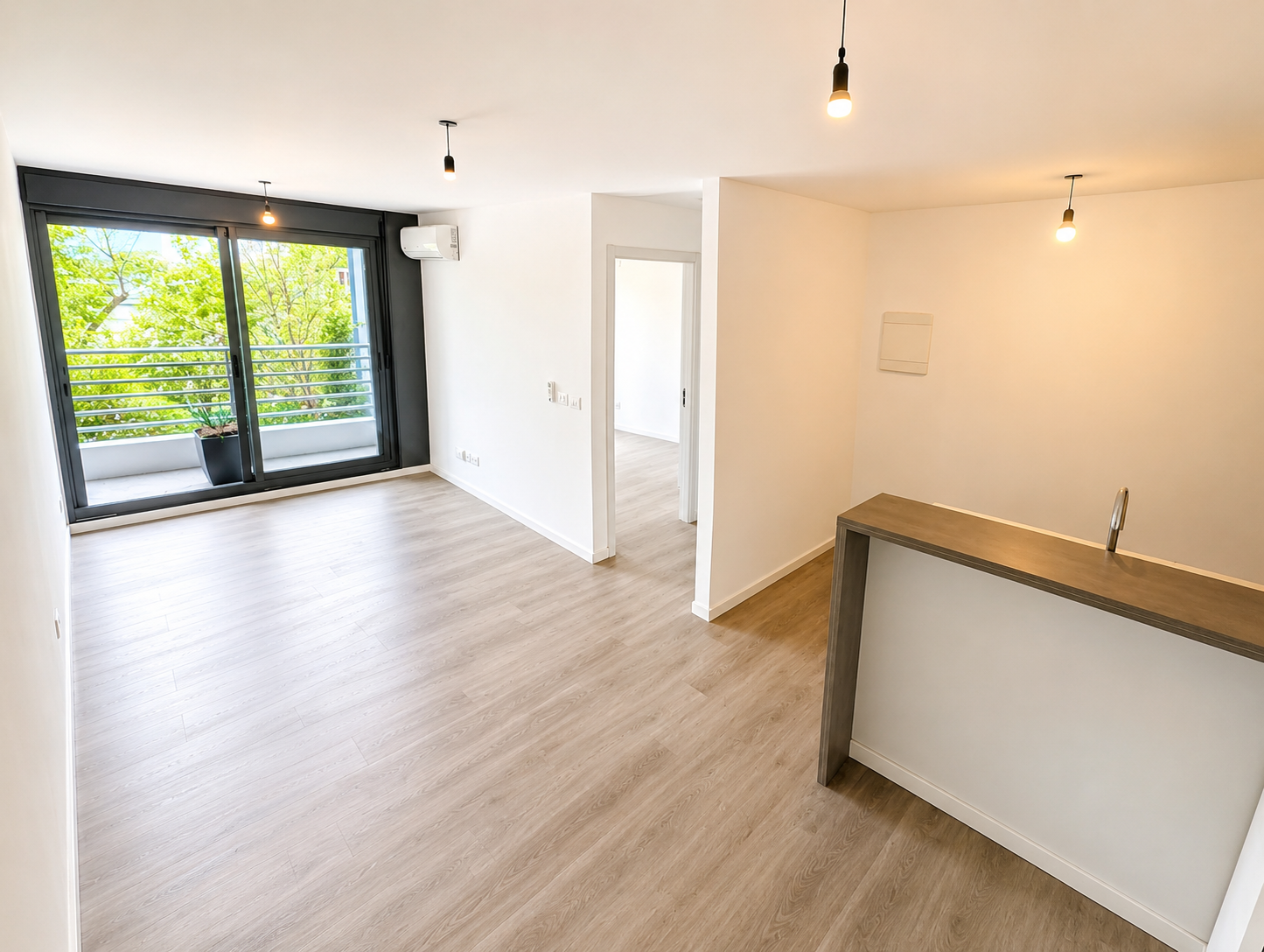 82412 Alquiler 1 Dormitorio con Balcón y Aire Acondicionado | Bella Vista