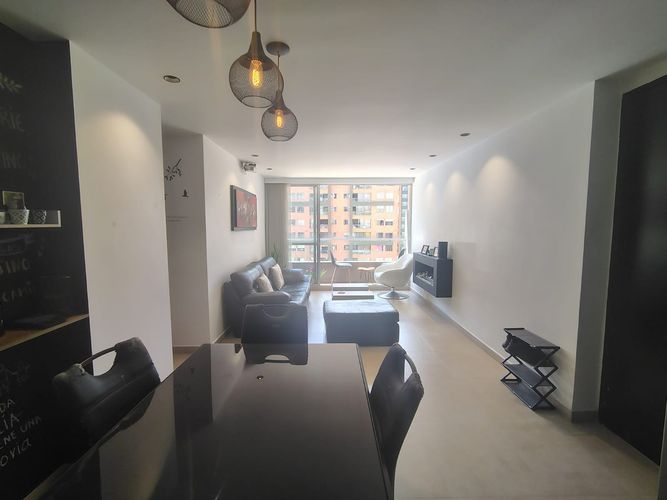 Apartamento de 3 alcobas en arriendo en El Poblado, Medellín, 84 m² · foto 2 de 18