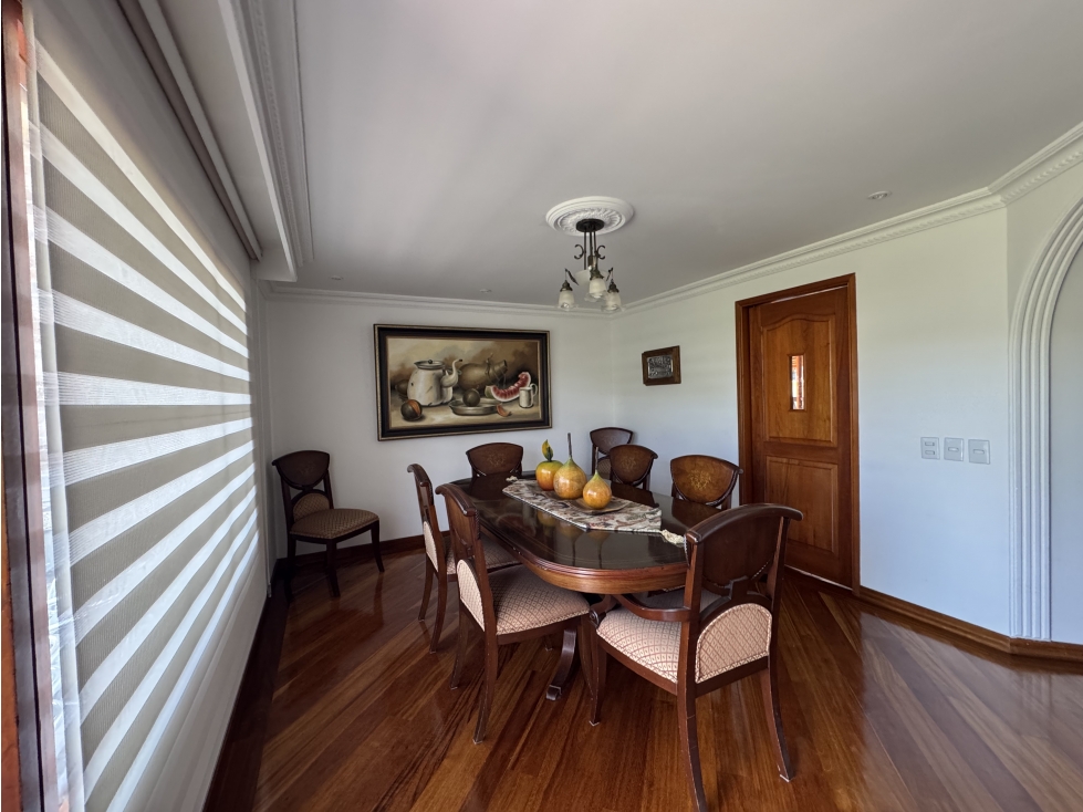Casa en venta en San Jose De Bavaria, Bogotá · foto 2 de 24
