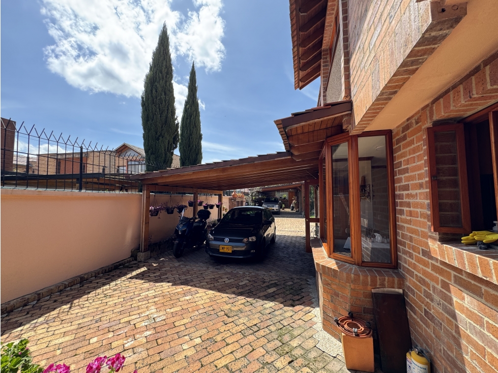 Casa en venta en San Jose De Bavaria, Bogotá · foto 12 de 24