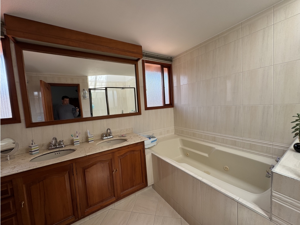 Casa en venta en San Jose De Bavaria, Bogotá · foto 16 de 24