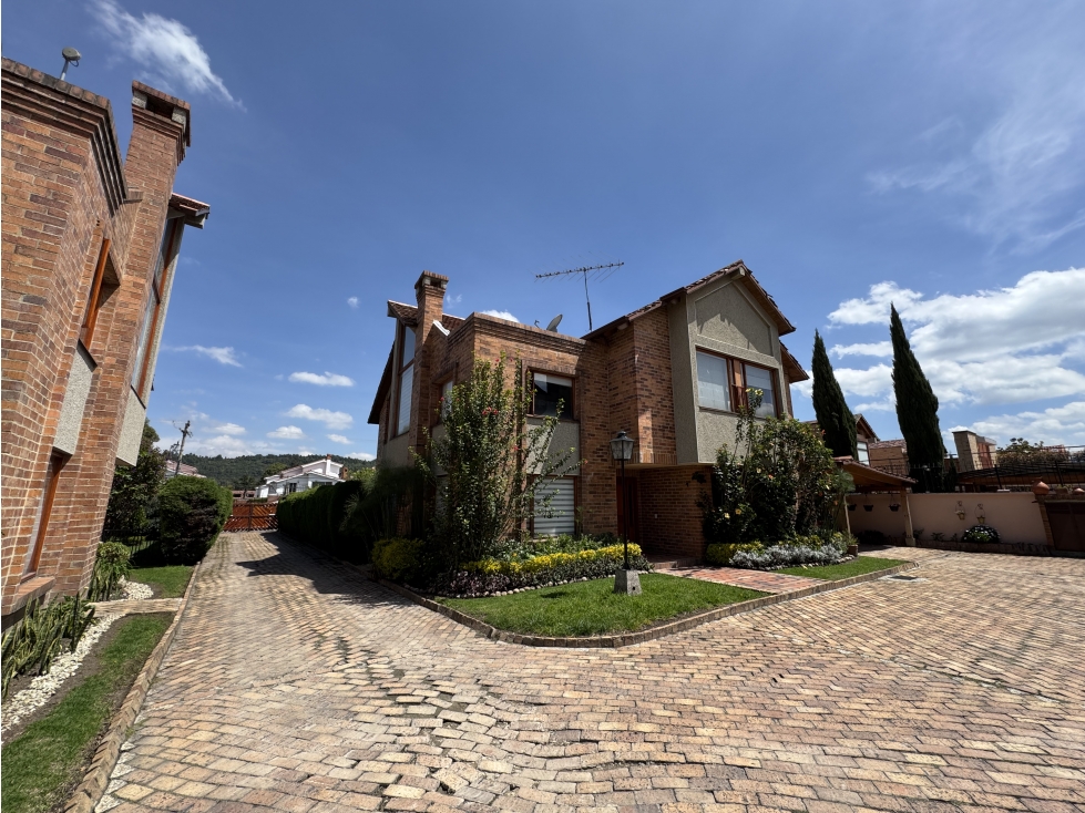 Casa en venta en San Jose De Bavaria, Bogotá · foto 17 de 24