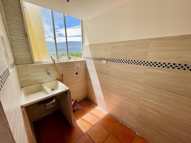 Apartamento de 3 alcobas en venta en Santander, Villa del Rosario, 50 m² · foto 2 de 17