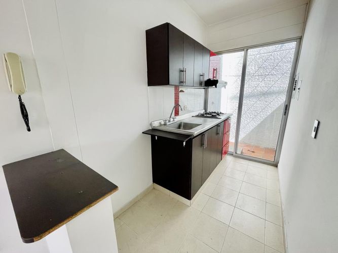 Casa de 3 alcobas en venta en Ub. Portal De Los Alcaceres, Villa del Rosario, 90 m² · foto 2 de 9