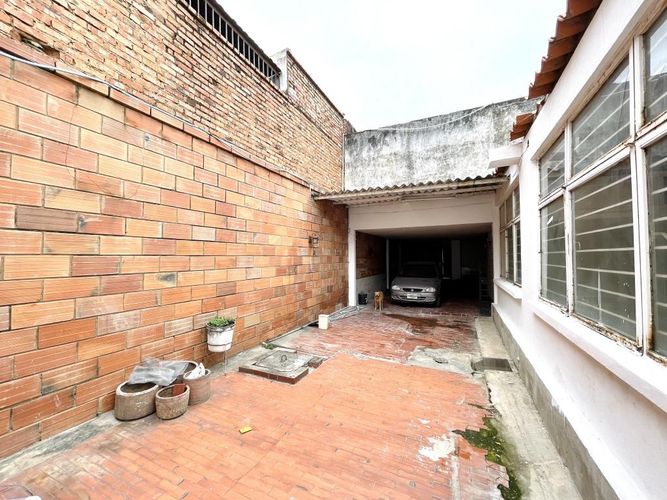 Casa de 5 alcobas en venta en Lleras Restrepo, Cúcuta, 350 m² · foto 9 de 13