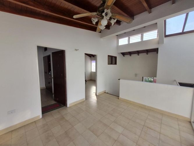 Casa de 4 alcobas en venta en Bellavista, Cúcuta, 159 m² · foto 2 de 11
