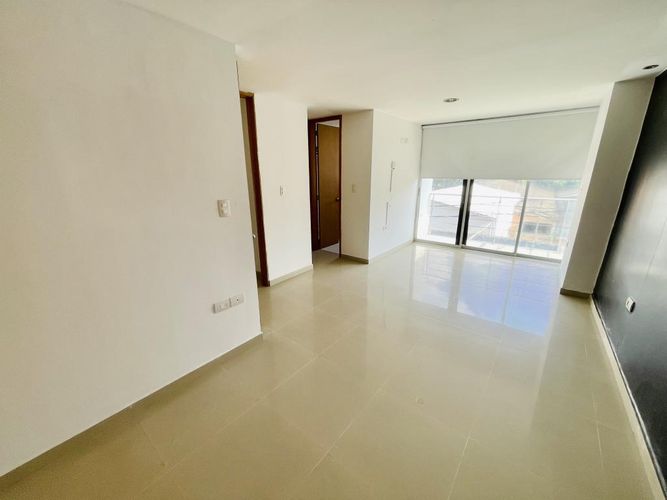 Apartamento de 2 alcobas en venta en La Floresta, Los Patios, 90 m² · foto 4 de 12
