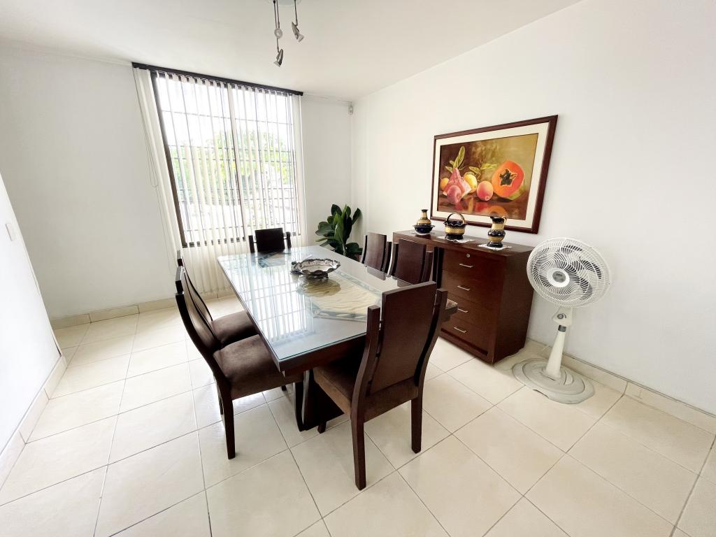 Casa en venta en La Riviera, Cúcuta · foto 2 de 24