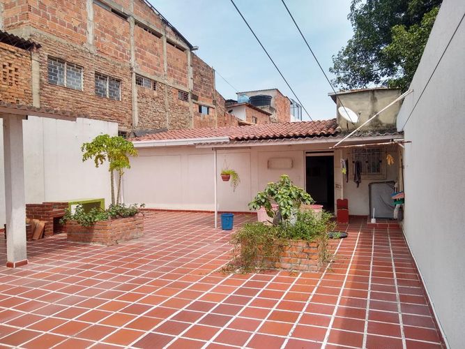 Casa de 5 alcobas en venta en Callejon, Cúcuta, 313 m² · foto 3 de 23