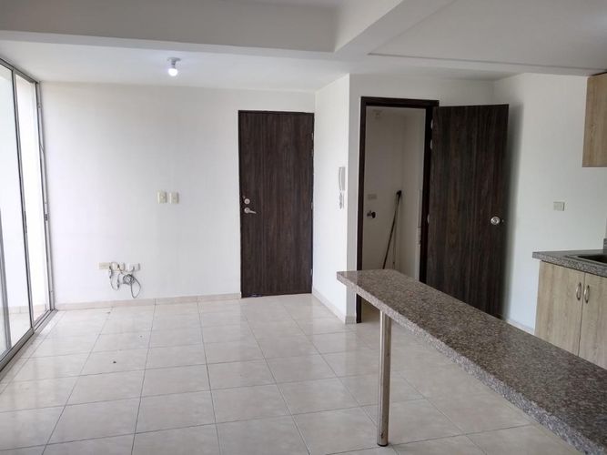 Apartamento de 3 alcobas en venta en La Floresta, Los Patios, 92 m² · foto 2 de 23