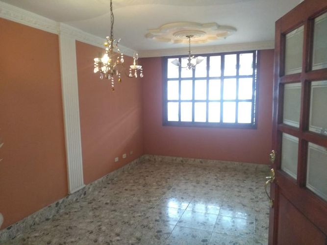 Casa de 3 alcobas en venta en Nuevo Escobal, Cúcuta, 105 m² · foto 2 de 13