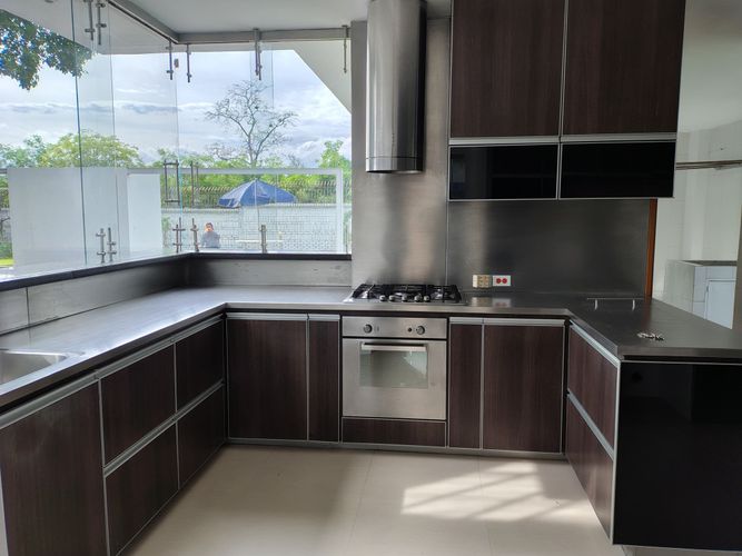 Casa de 5 alcobas en venta en La Riviera, Cúcuta, 332 m² · foto 2 de 24