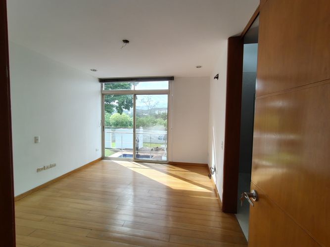 Casa de 5 alcobas en venta en La Riviera, Cúcuta, 332 m² · foto 10 de 24
