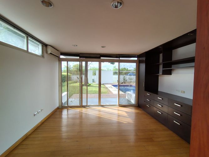 Casa de 5 alcobas en venta en La Riviera, Cúcuta, 332 m² · foto 14 de 24