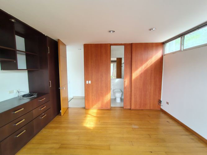 Casa de 5 alcobas en venta en La Riviera, Cúcuta, 332 m² · foto 19 de 24