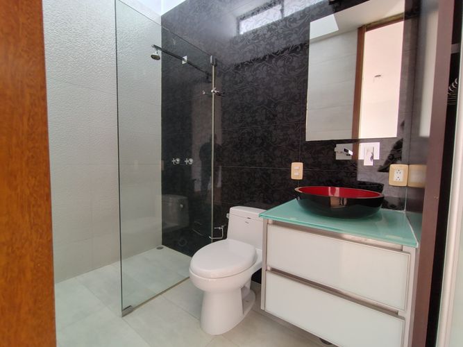 Casa de 5 alcobas en venta en La Riviera, Cúcuta, 332 m² · foto 22 de 24