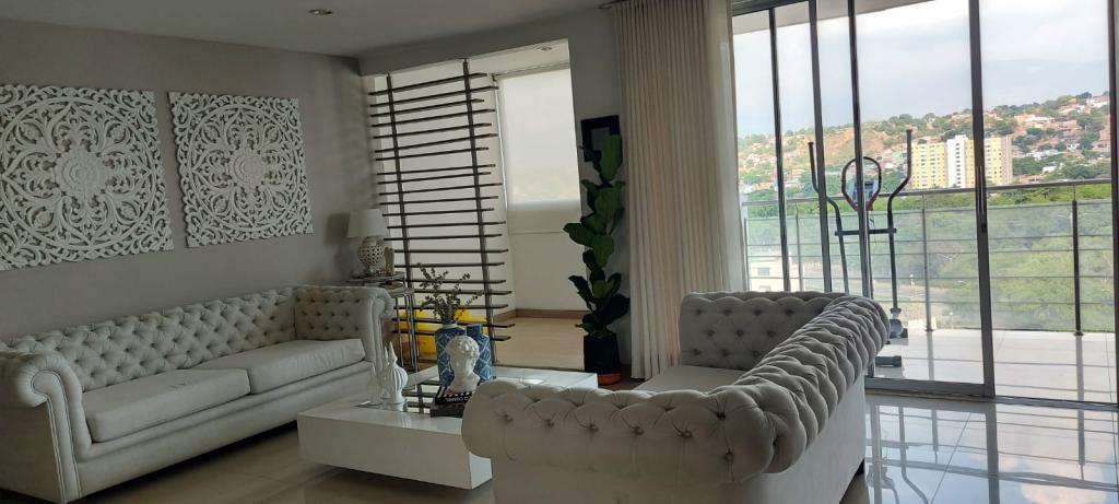 Apartamento en venta en La Riviera, Cúcuta · foto 6 de 18