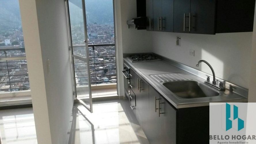 Apartamento de 2 alcobas en venta en Niquia, Bello, 56 m² · foto 2 de 13