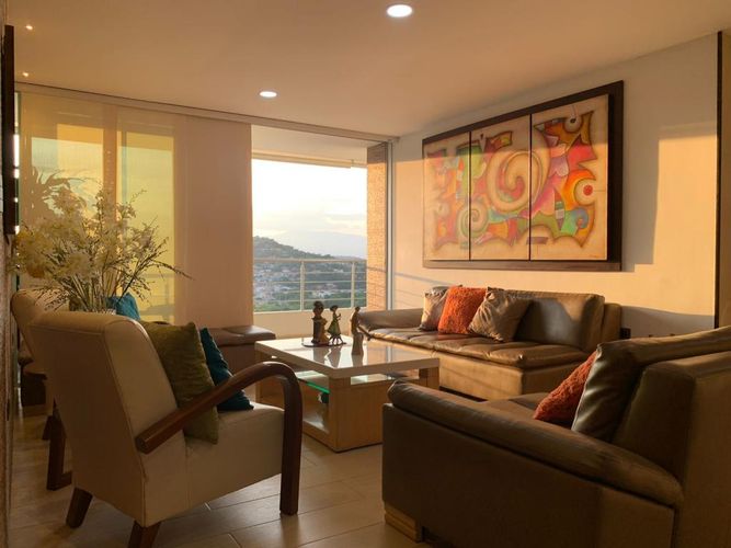 Apartamento de 3 alcobas en venta en Los Vados, Los Patios, 145 m² · foto 2 de 22