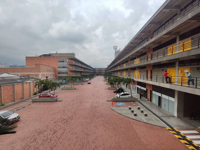 Oficina en arriendo en El Poblado, Medellín, 925 m² · foto 20 de 23