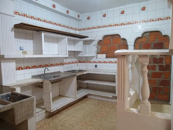 Casa de 11 alcobas en venta en Nuevo Escobal, Cúcuta, 116 m² · foto 5 de 13