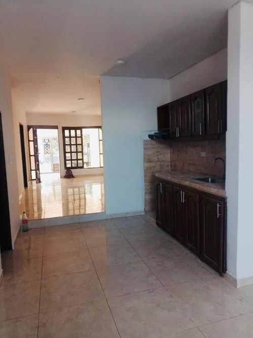 Casa de 7 alcobas en venta en San Martin Ii, Cúcuta, 240 m² · foto 3 de 18