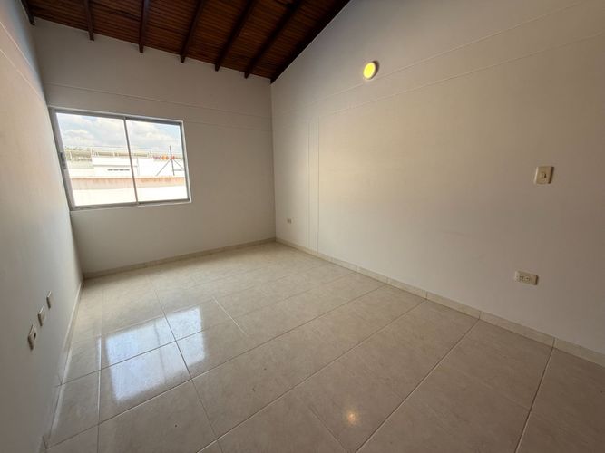 Casa de 3 alcobas en venta en La Floresta, Los Patios, 120 m² · foto 5 de 24