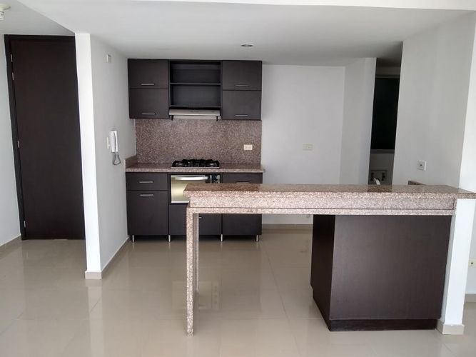 Apartamento de 3 alcobas en venta en La Floresta, Los Patios, 75 m² · foto 5 de 15