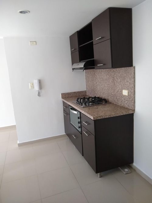 Apartamento de 3 alcobas en venta en La Floresta, Los Patios, 75 m² · foto 6 de 15