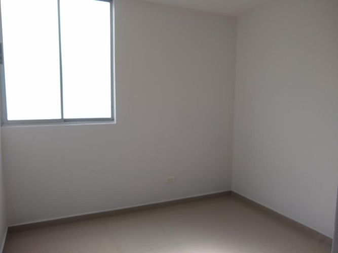 Apartamento de 3 alcobas en venta en La Floresta, Los Patios, 75 m² · foto 8 de 15