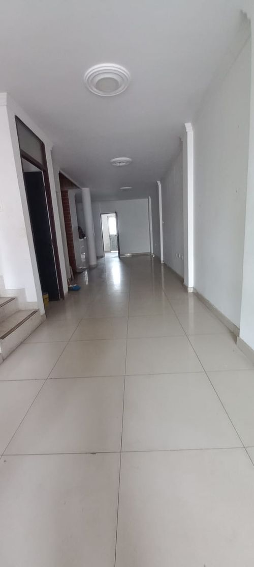 Casa de 5 alcobas en venta en La Cabrera, Cúcuta, 184 m² · foto 3 de 24