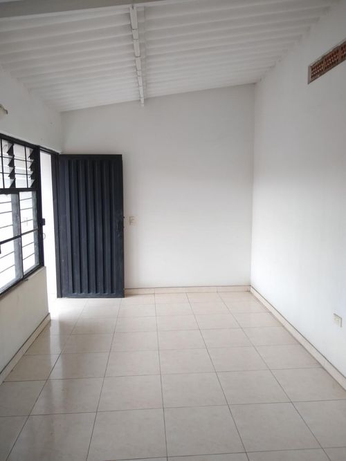 Casa de 3 alcobas en venta en 11 De Noviembre, Los Patios, 42 m² · foto 15 de 16