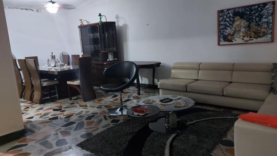 Casa de 5 alcobas en venta en Quinta Bosch, Cúcuta, 258 m² · foto 2 de 17
