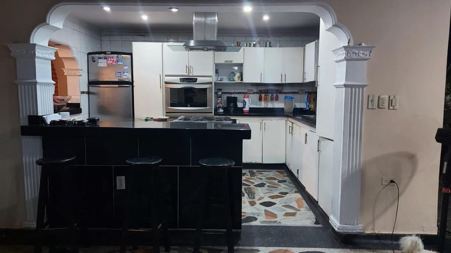 Casa de 5 alcobas en venta en Quinta Bosch, Cúcuta, 258 m² · foto 9 de 17