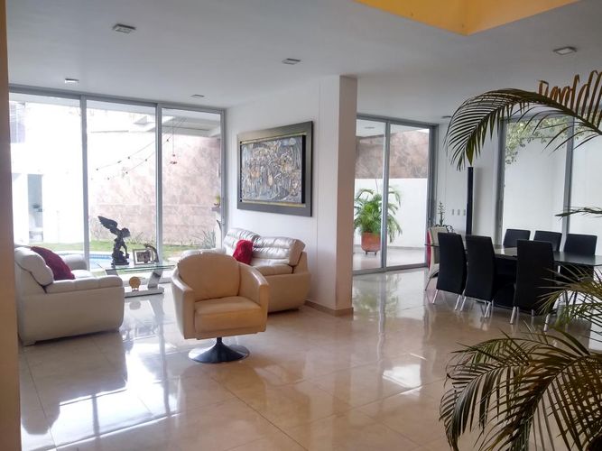 Casa de 7 alcobas en venta en Bellavista, Cúcuta, 556 m² · foto 2 de 24