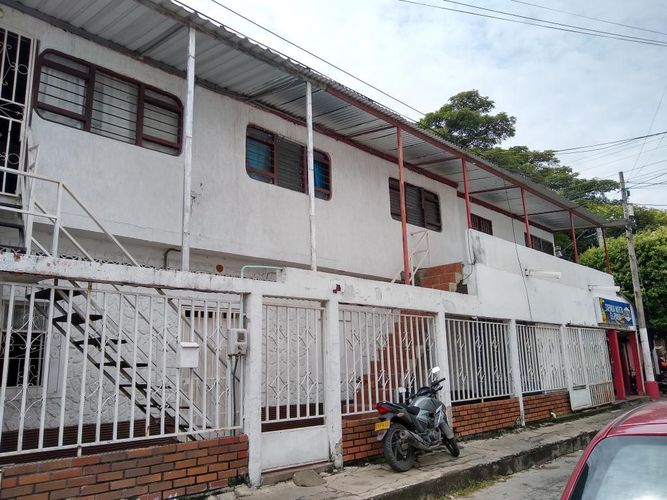 Casa de 6 alcobas en venta en Guaymaral, Cúcuta, 323 m² · foto 2 de 19
