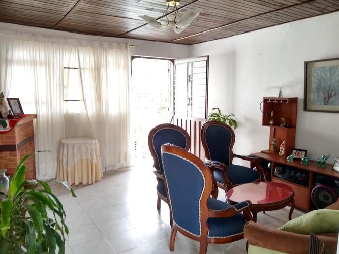 Casa de 6 alcobas en venta en Guaymaral, Cúcuta, 323 m² · foto 5 de 19