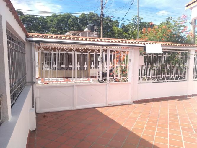 Casa en venta en Quinta Bosch, Cúcuta · foto 3 de 17