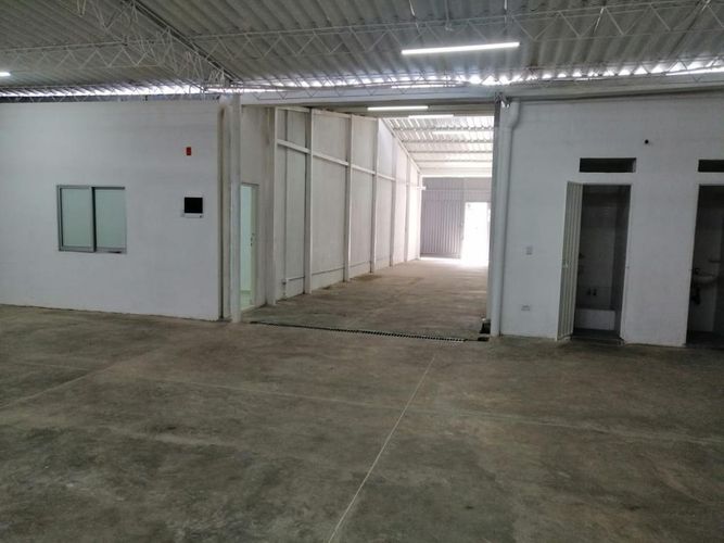 Bodega en venta en Lleras Restrepo, Cúcuta, 392 m² · foto 2 de 10