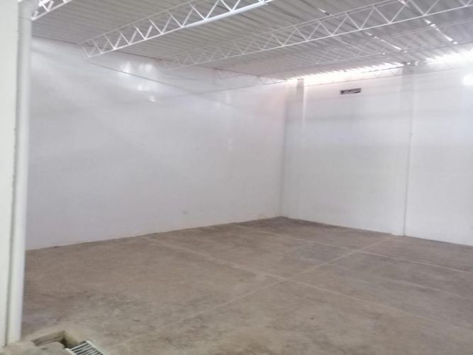 Bodega en venta en Lleras Restrepo, Cúcuta, 392 m² · foto 3 de 10