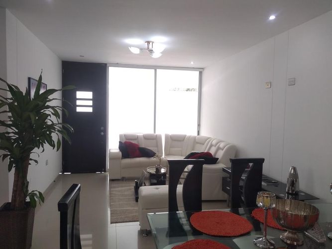 Casa de 4 alcobas en venta en Colinas De Vista Hermosa, Villa del Rosario, 145 m² · foto 3 de 24