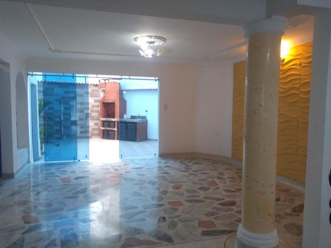 $1.600.000.000 en Villa Antigua