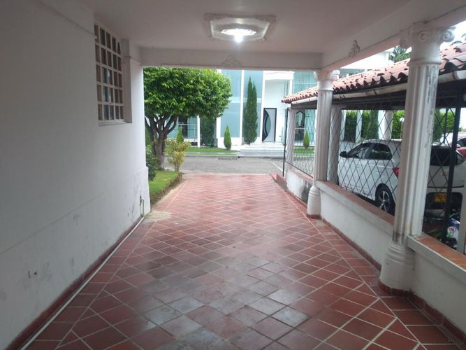 Casa de 8 alcobas en venta en Villa Antigua, Villa del Rosario, 369 m² · foto 7 de 24