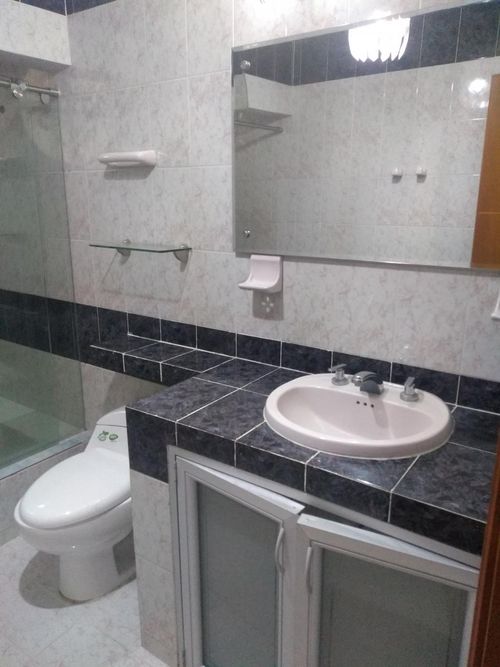 Casa de 8 alcobas en venta en Villa Antigua, Villa del Rosario, 369 m² · foto 13 de 24