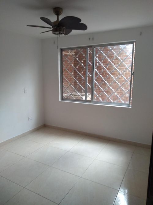 Casa de 5 alcobas en venta en Ub. Portal De Los Alcaceres, Villa del Rosario, 190 m² · foto 5 de 24